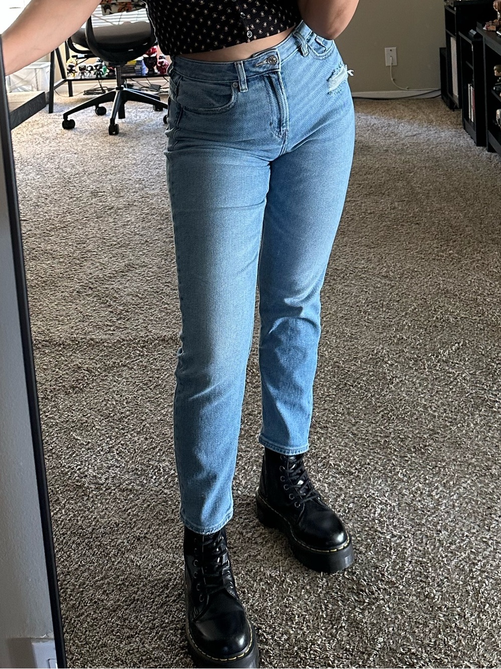American Eagle Mom Jeans